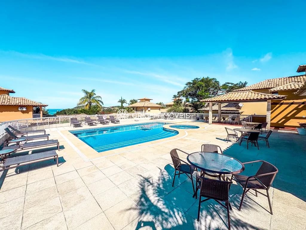 Piscina e Jacuzzi do condomínio